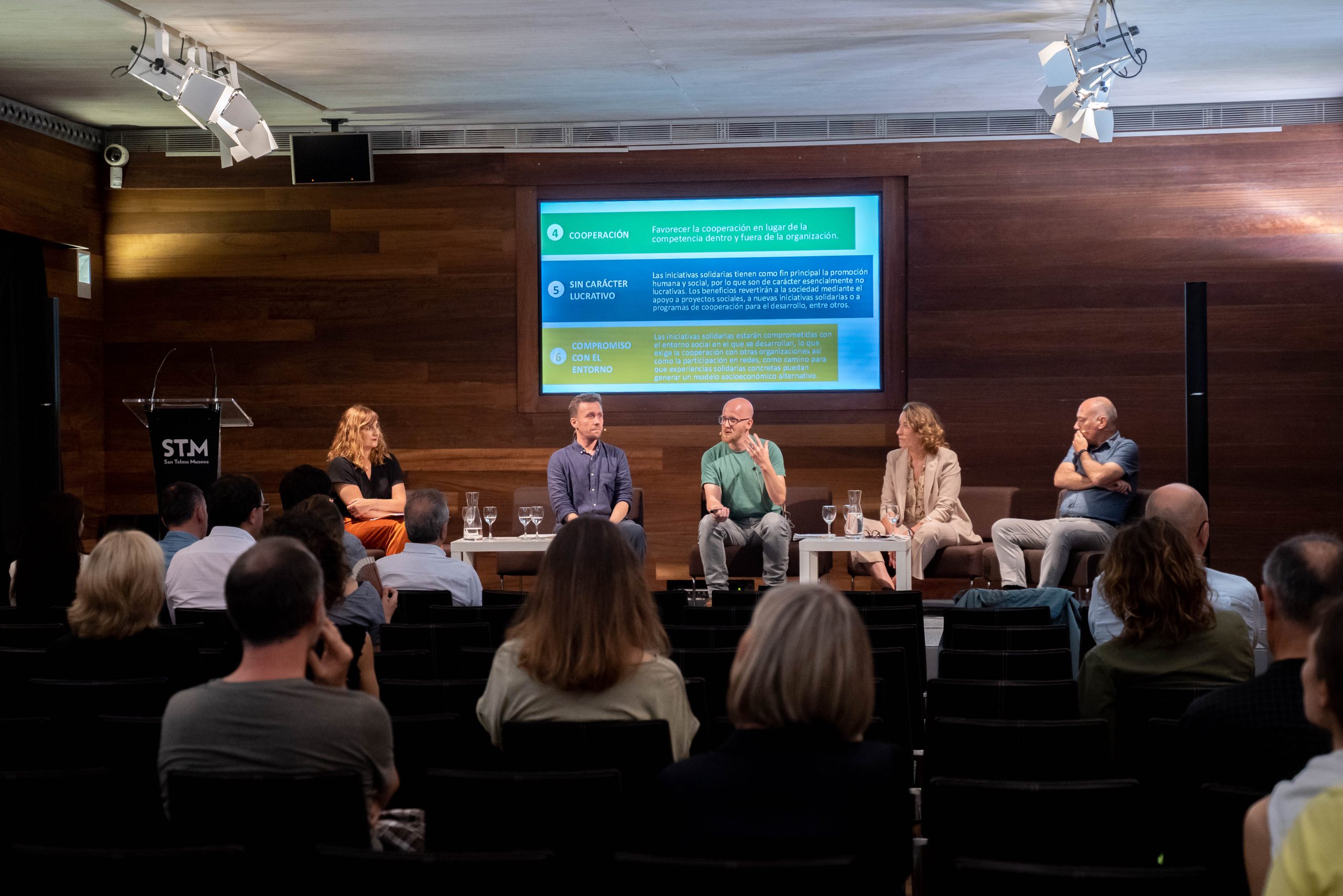El encuentro organizado por la Oficina de Estrategia pone en evidencia la singularidad, el valor y el impacto de la economía social vasca