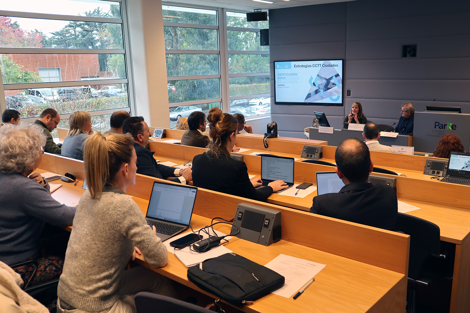 Donostia / San Sebastián refuerza su estrategia de ciencia con referentes internacionales y análisis local