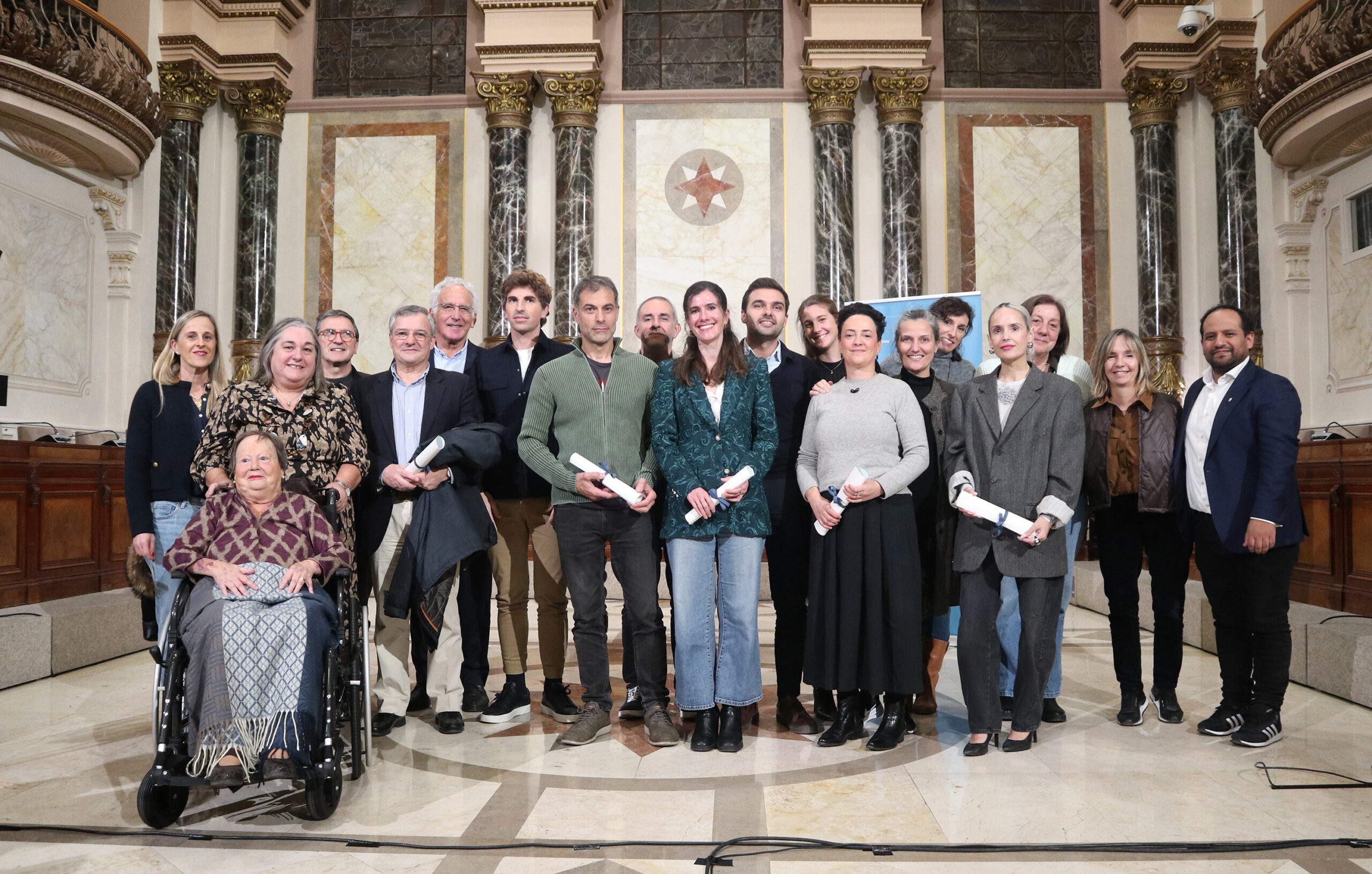 El Consejo Social celebra su primera reunión plenaria con el alcalde Jon Insausti y entrega los diplomas del IV Premio a la Mejor Iniciativa Ciudadana 2025